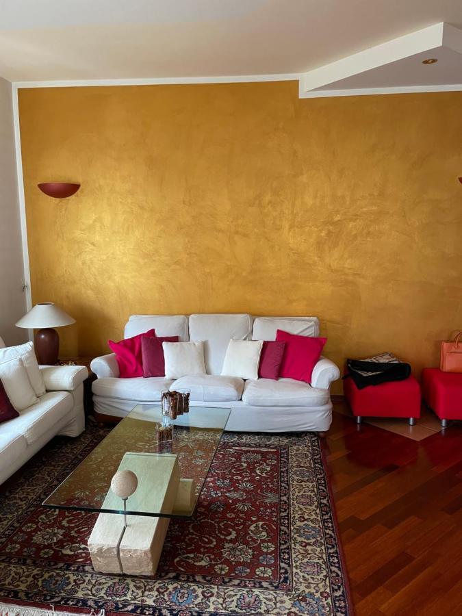 Zen Apartment Located In Turin Pre Hill Екстериор снимка